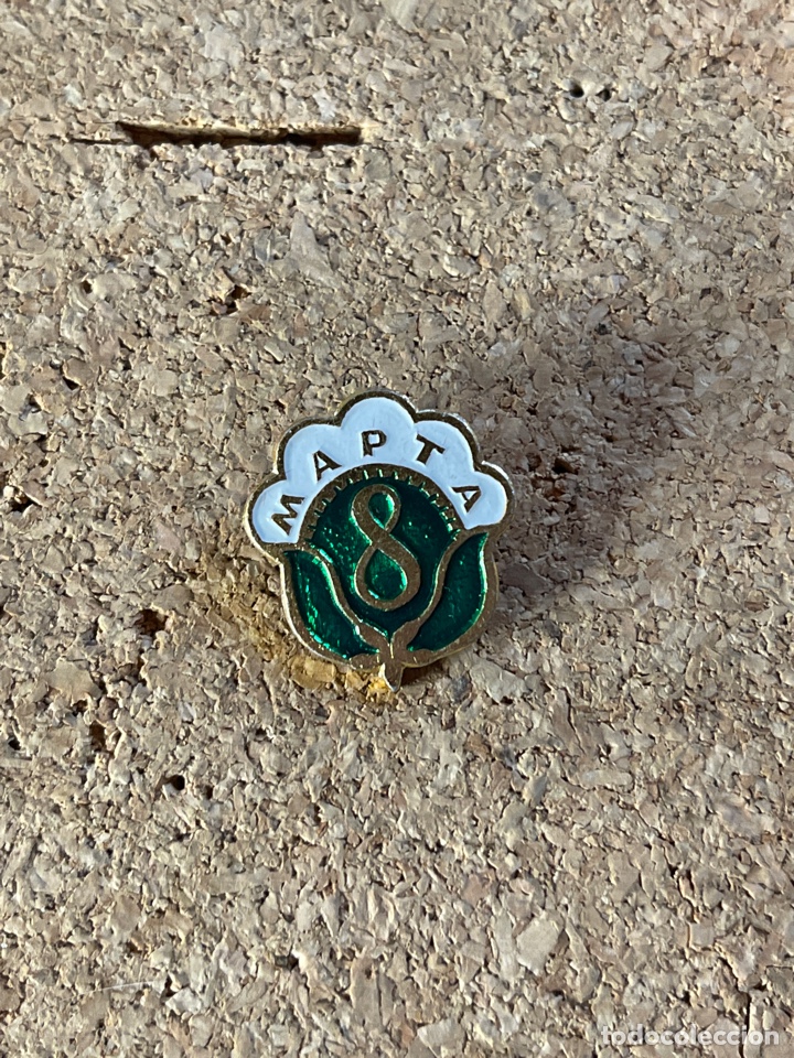 Collection pins: Insignia de alfiler mapta ba&ntilde;ada en oro 15k
