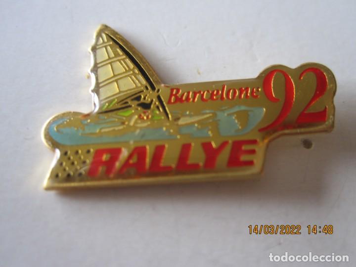 Pins de colecci&oacute;n: ANTIGUO PIN O PINS DE COLECCION DE RRALLY BARCELONA 92