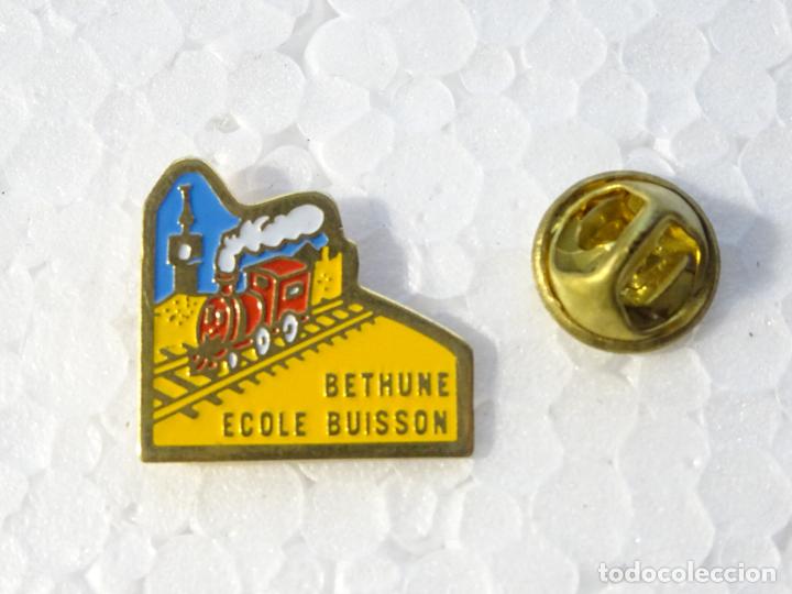 Sammlung von Pins: PIN DE TRENES FERROCARRILES. FRANCIA. BETHUNE ECOLE BUISSON