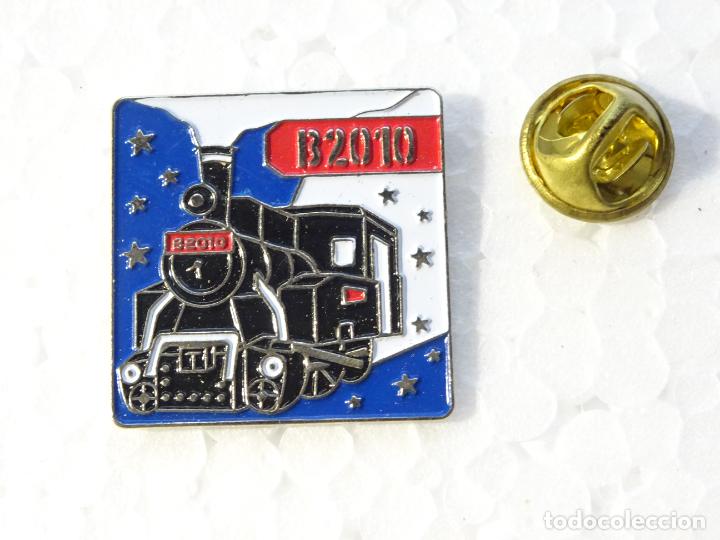 Pins e Spille di collezione: PIN DE TRENES FERROCARRILES. LOCOMOTORA B2010