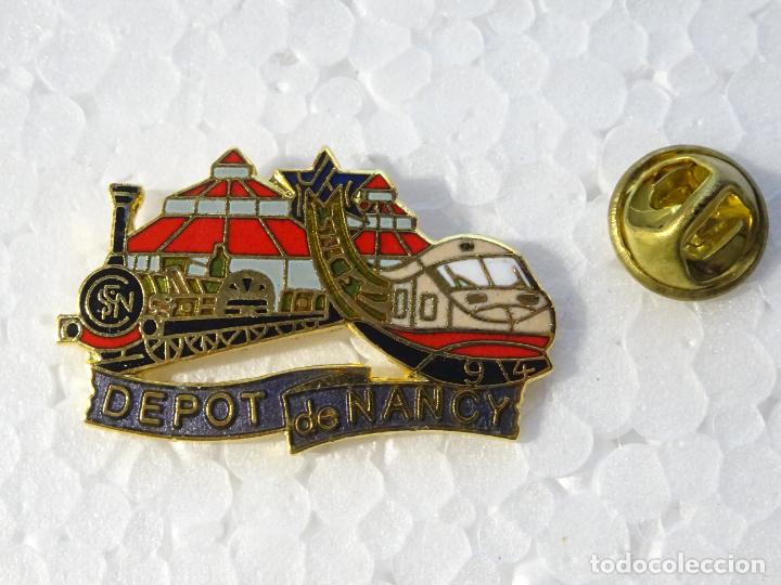 Sammlung von Pins: PIN DE TRENES FERROCARRILES. FRANCIA. LOCOMOTORA MODERNA Y ANTIGUA DEPOT DE NANCY
