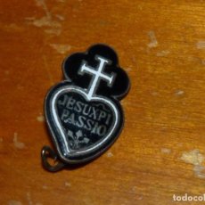 Pins de colección: RARA INSIGNIA JESU XPI PASSIO IMPERDIBLE RELIGIOSOS PASIONISTAS AÑOS 40 PIN ESMALTE MILANO