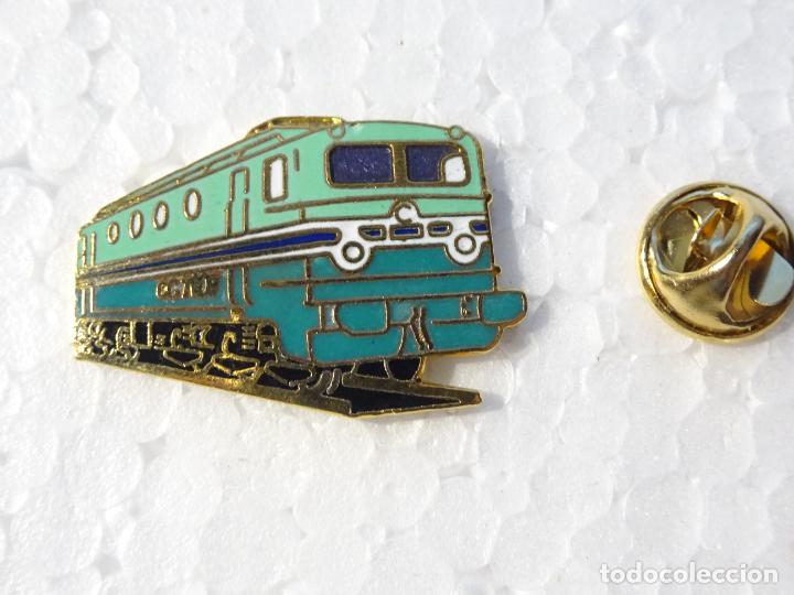 Pin's de collection: PIN DE TRENES FERROCARRILES. LOCOMOTORA CC7107