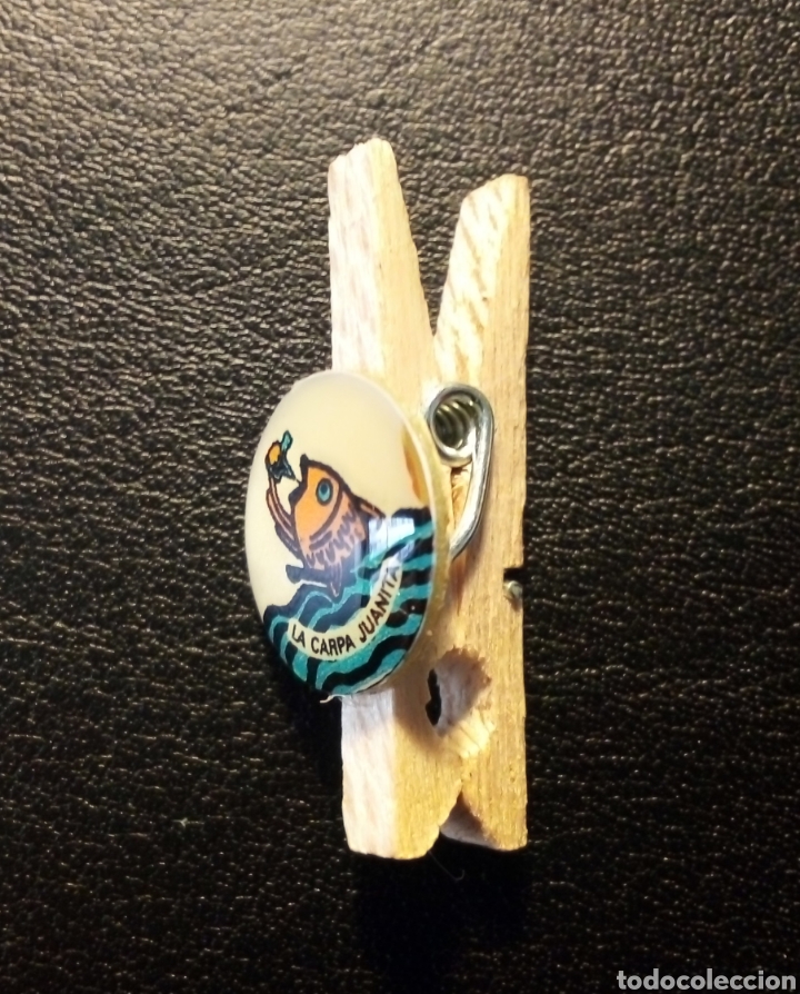 Pins de colecci&oacute;n: PIN MINI PINZA CARPA JUANITA - CUROSIDADES MARINERAS VILANOVA I LA GELTR&Uacute;