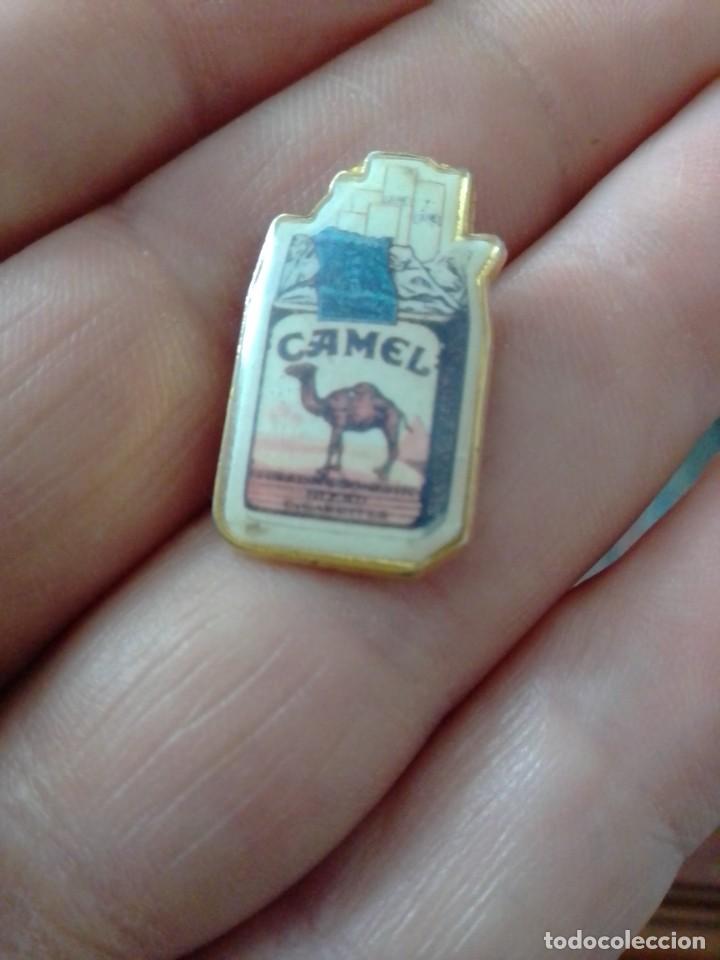 Pins de colecci&oacute;n: PINS TABACO MARCA CAMEL
