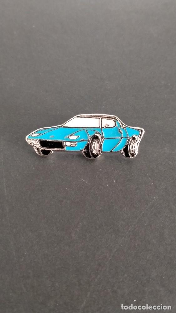 Pins de colecci&oacute;n: Pin lancia stratos. Azul