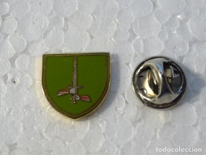 Collection pins: PIN POLICIAL MILITAR, BUNDESWEHR ALEMANIA