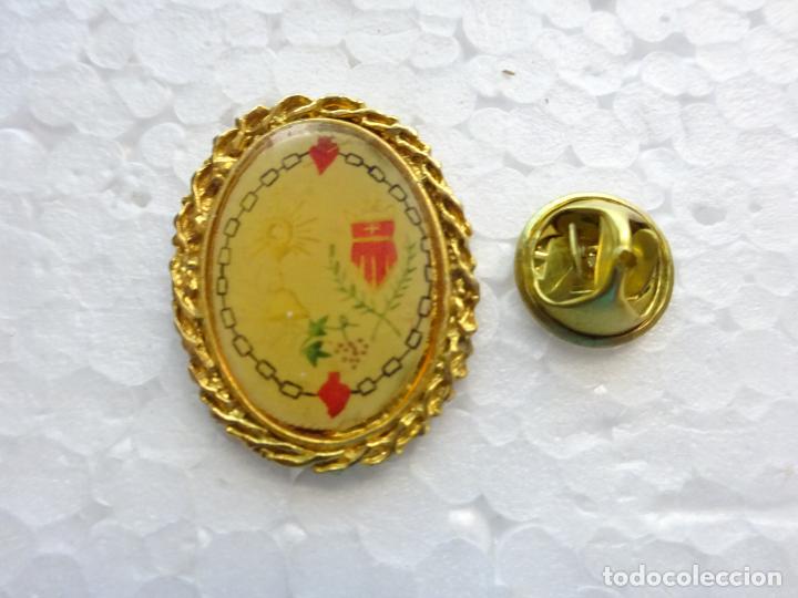 Pin's de collection: PIN RELIGIOSO SEMANA SANTA. VIRGEN MERCED. HERMANDAD MERCEDARIAS