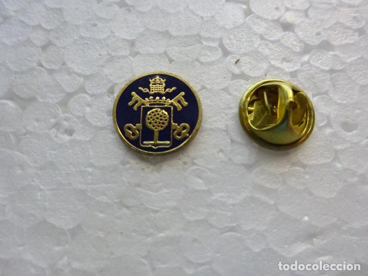 Pins de colecci&oacute;n: PIN ESCUDO RELIGIOSO PAPAL? DEPORTIVO?