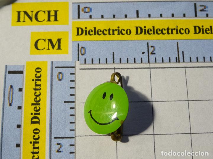 Collection pins: BROCHE INSIGNIA SMILEY SONRIENTE