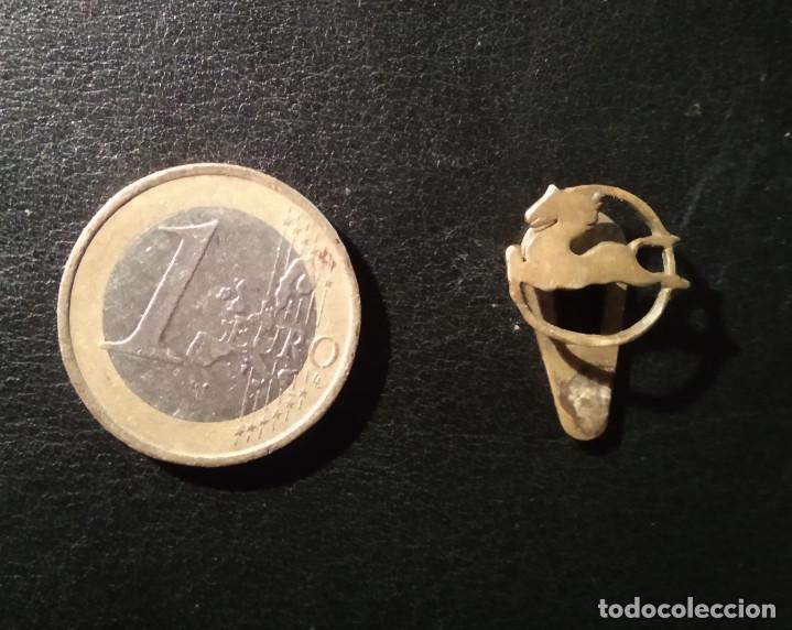 Pins de colecci&oacute;n: INSIGNIA MET&Aacute;LICA DE OJAL ENASA PEGASO, Env&iacute;o gratis