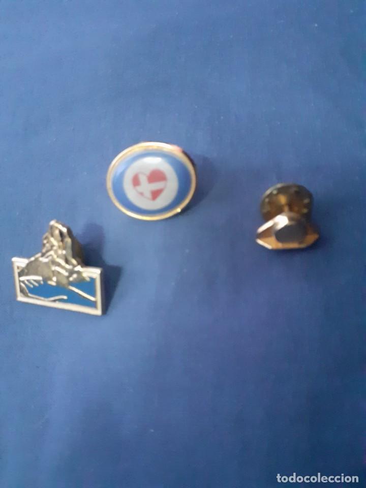 Pins de colecci&oacute;n: Lote de 3 pins de coleccion - Foto 1