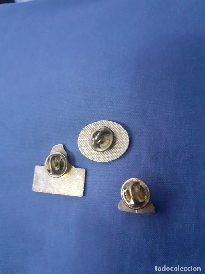 Pins de colecci&oacute;n: Lote de 3 pins de coleccion - Foto 2