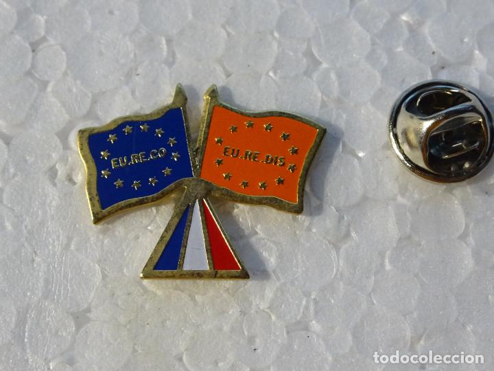 Pins de cole&ccedil;&atilde;o: PIN DE TURISMO BANDERAS. BANDERA DOBLE. FRANCIA EURECO EUREDIS