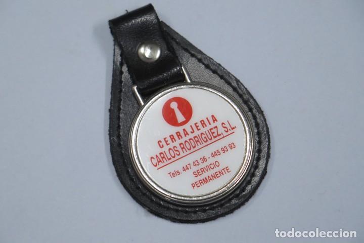 Pin's de collection: LLAVERO. CERRAJERIA
