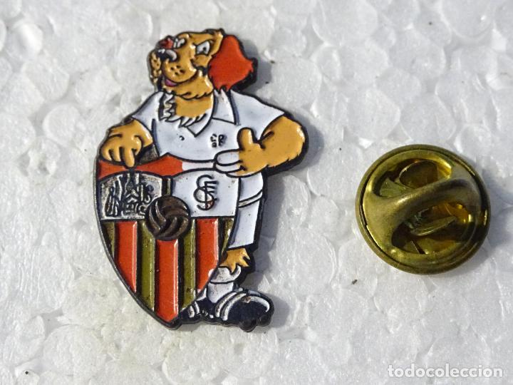 Pins de cole&ccedil;&atilde;o: PIN DE DEPORTES. F&Uacute;TBOL. LNFP NUTREXPA. SEVILLA MASCOTA GOLI