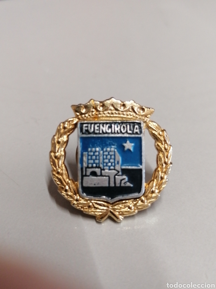 Pins de colecci&oacute;n: Pin escudo her&aacute;ldico poblaci&oacute;n municipio Fuengirola