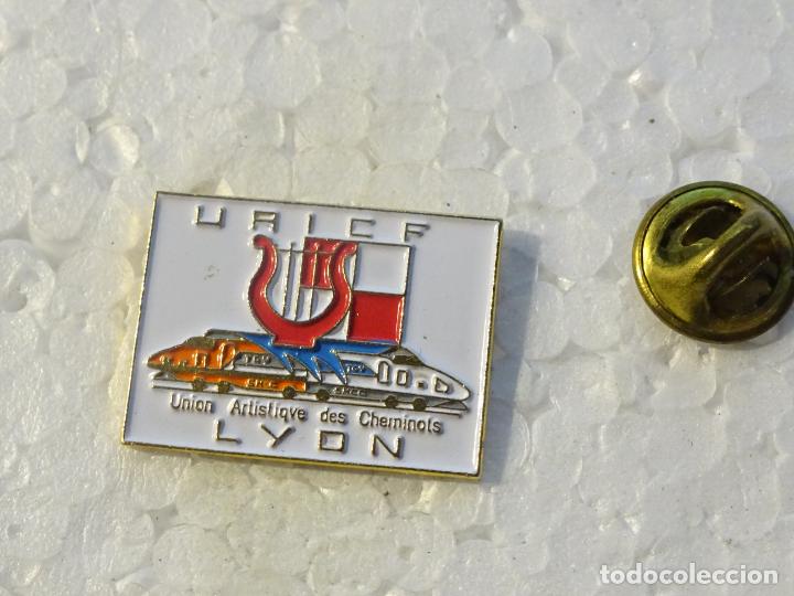 Collection pins: PIN DE TRENES FERROCARRILES. FRANCIA. UAICF FERROVIARIOS DE LYON