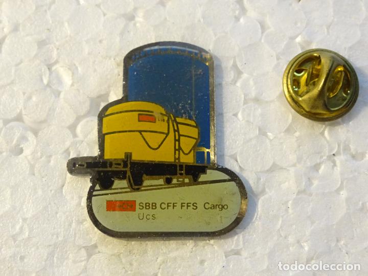 Pins e Spille di collezione: PIN DE TRENES FERROCARRILES. SUIZA. LOCOMOTORA SBB CFF FFS MERCANC&Iacute;AS CARGO