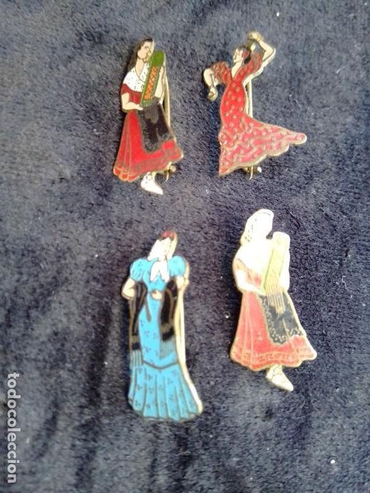 Pins de colecci&oacute;n: INSIGNIAS FOLKLORICAS MUJERES TRAJE REGIONAL TRADICIONAL