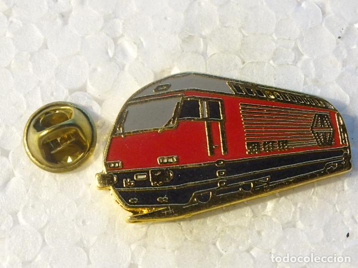 Pins e Spille di collezione: PIN DE TRENES FERROCARRILES. SUIZA. LOCOMOTORA SBB CFF FFS