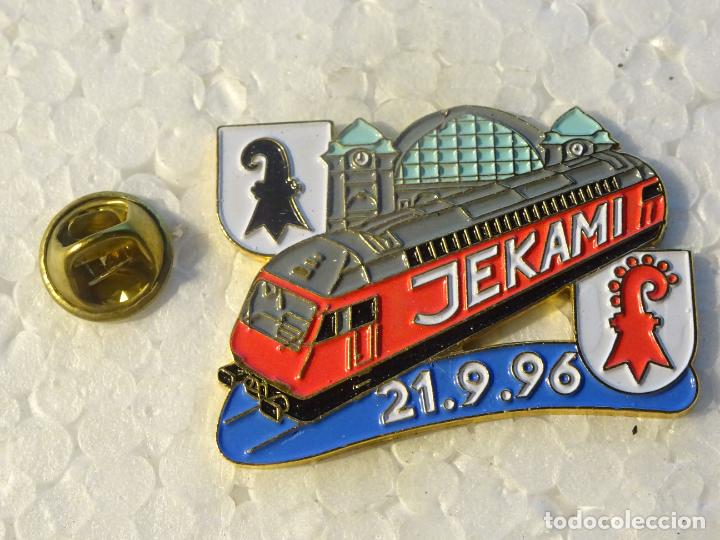 Pins de cole&ccedil;&atilde;o: PIN DE TRENES FERROCARRILES. SUIZA. LOCOMOTORA ESTACI&Oacute;N FFCC JEKAMI 1996