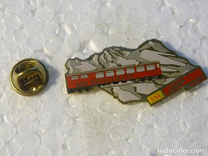 Pins e Spille di collezione: PIN DE TRENES FERROCARRILES. SUIZA. TREN ALPINO ALPES. RHB RESTAURANT SSG WR 3810
