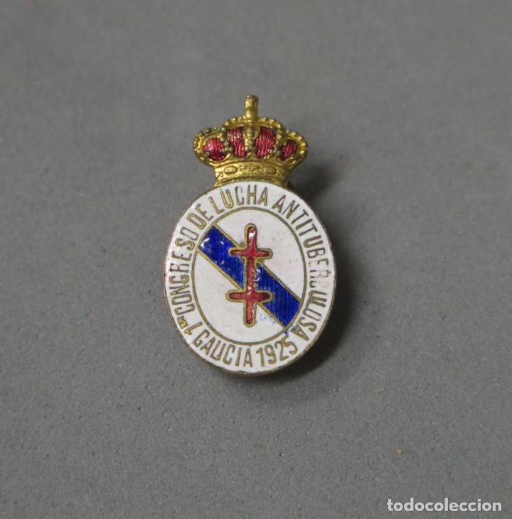 Pin's de collection: INSIGNIA DE OJAL. 1ER CONGRESO DE LUCHA ANTITUBERCULOSA. GALICIA 1925