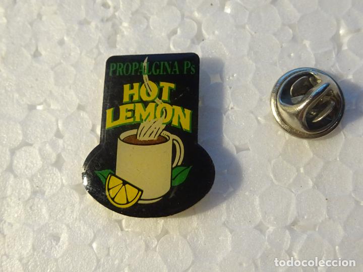 Collection pins: PIN DE BEBIDAS. HOTE LEMON PROPALGINA MEDICINA MEDICAMENTO
