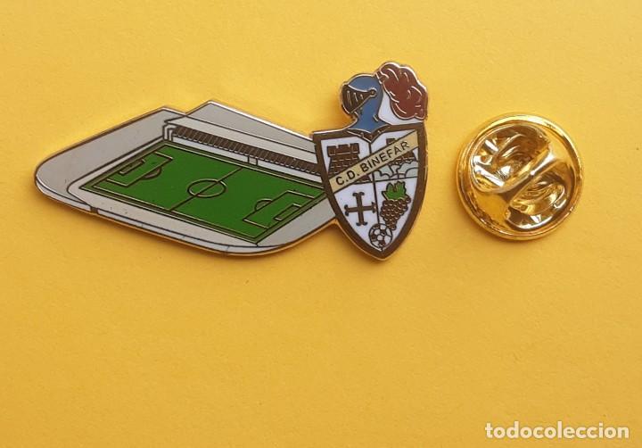 Pins de colecci&oacute;n: PIN FUTBOL - ESMALTE ESCUDO MAS ESTADIO - C.D. BINEFAR - MUNICIPAL LOS OLMOS - HUESCA