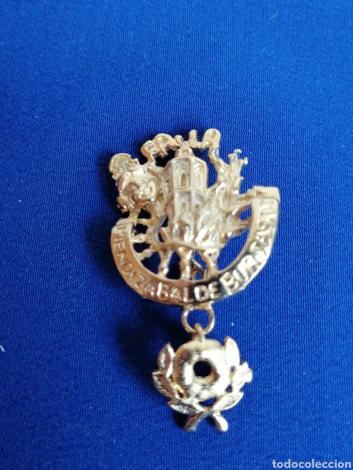 Sammlung von Pins: FALLA MENDIZABAL - AVD BURJASOT n&uacute;mero 266 INSIGNIA DE ALFILER