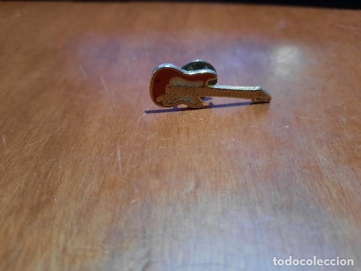 Pins de colecci&oacute;n: GUITARRA. PIN. SIN USO. BUEN ESTADO.