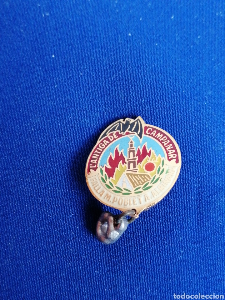Sammlung von Pins: FALLA MONESTIR DE POBLET - APARICIO ALBI&Ntilde;ANA (L'ANTIGA DE CAMPANAR) ESCUDO FUNDACIONAL