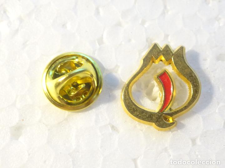 Sammlung von Pins: PIN POL&Iacute;TICO SINDICAL REIVINDICATIVO. LOGO VOLUNTARIADO?