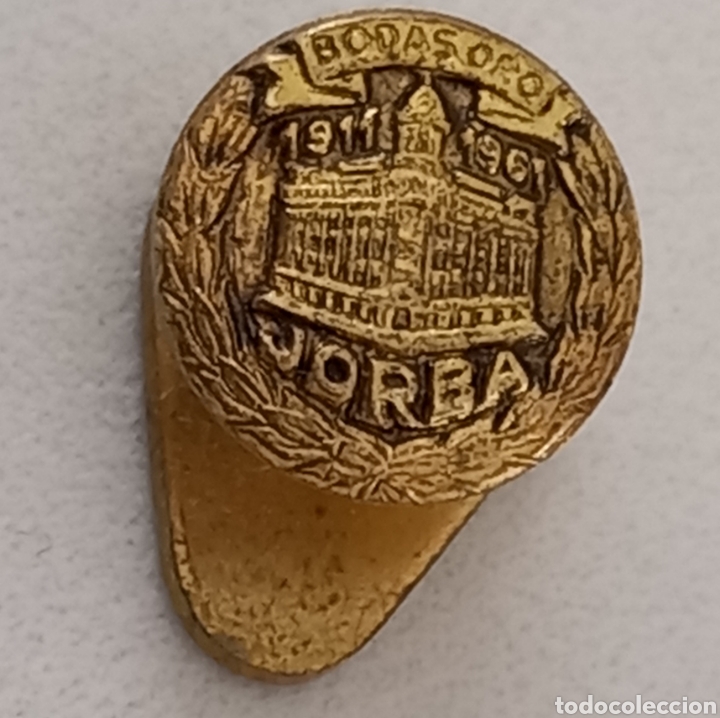 Pins e Spille di collezione: Antigua insignia a&ntilde;os 60 para ojal, BODAS DE ORO ALMACENES JORBA 1911 - 1961