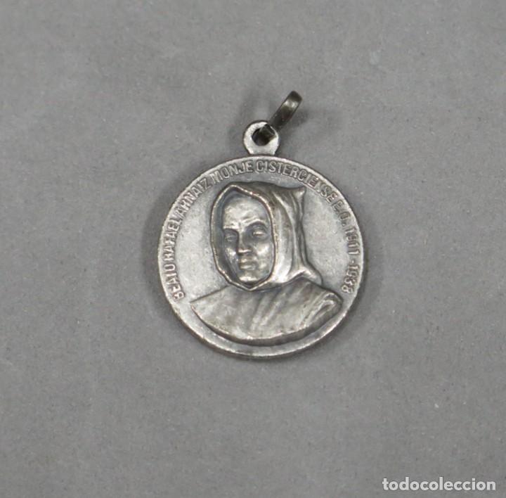 Pin's de collection: RELIQUIA. EX-INDUMENTIS. BTO RAFAEL ARNAIZ, MONJE CISTERCIENSE