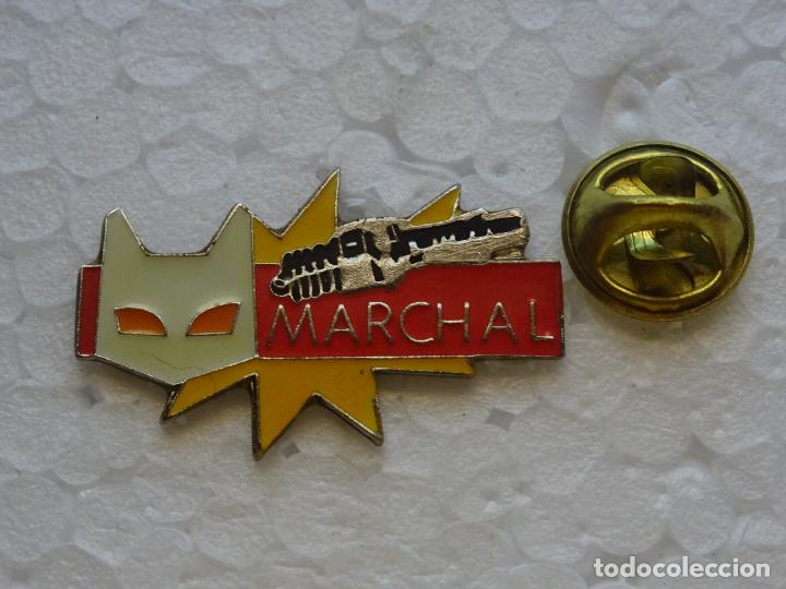 Pins e Spille di collezione: PIN DE COCHES MOTOS. RECAMBIOS AUTOM&Oacute;VIL MARCHAL BUJ&Iacute;AS
