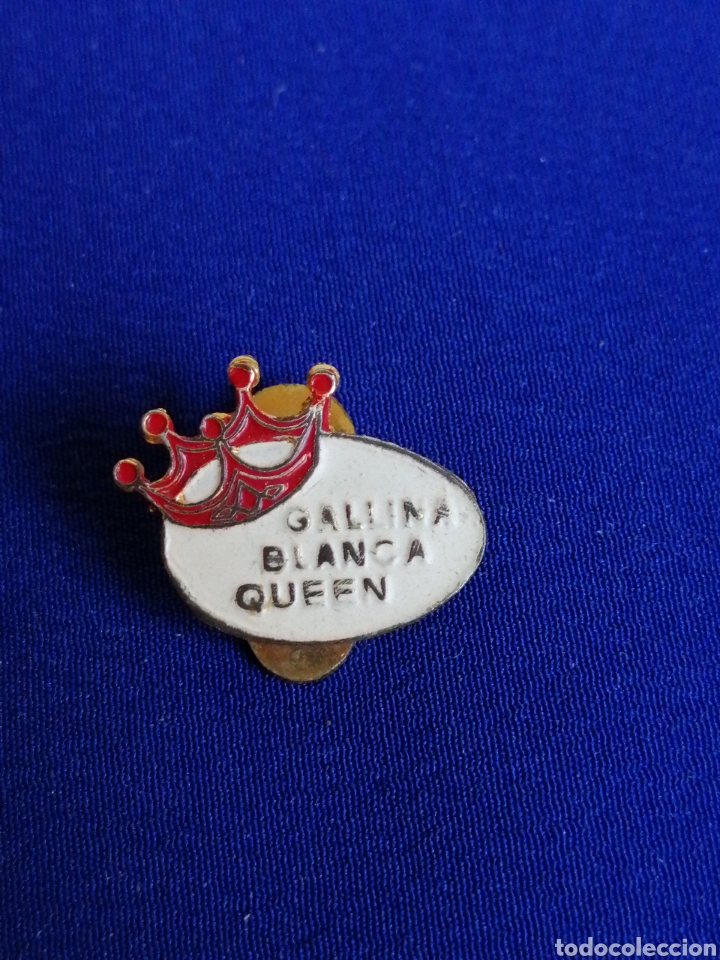 Sammlung von Pins: GALLINA BLANCA QUEEN INSIGNIA DE OJAL