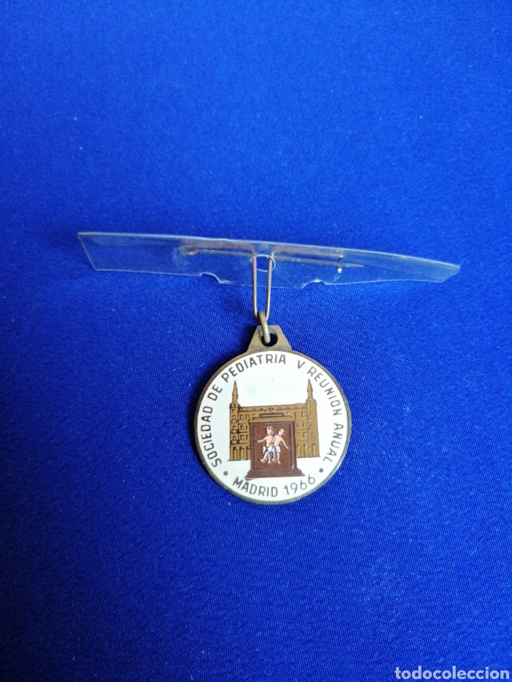 Sammlung von Pins: BROCHE ALFILER - SOCIEDAD ESPA&Ntilde;OLA DE PEDIATRIA - V REUNION ANUAL - MADRID 1966