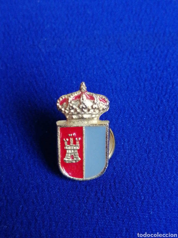 Sammlung von Pins: CASTILLA LA MANCHA ESCUDO HER&Aacute;LDICO PIN