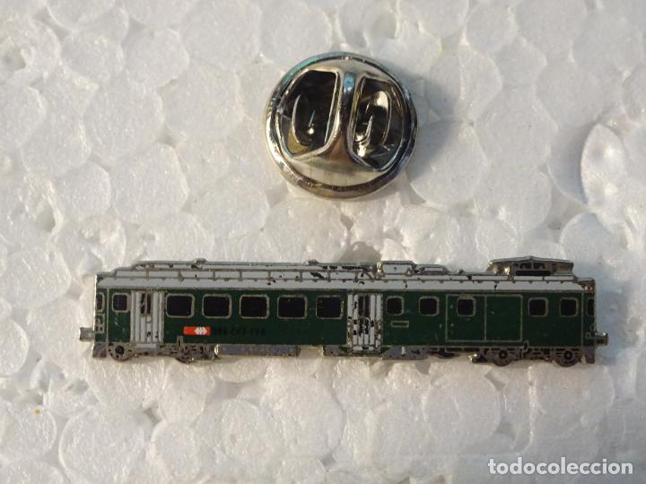 Pins e Spille di collezione: PIN DE TRENES FERROCARRILES. SUIZA. LOCOMOTORA BDE 4/4 1621 1651. LIMITADA 009/500