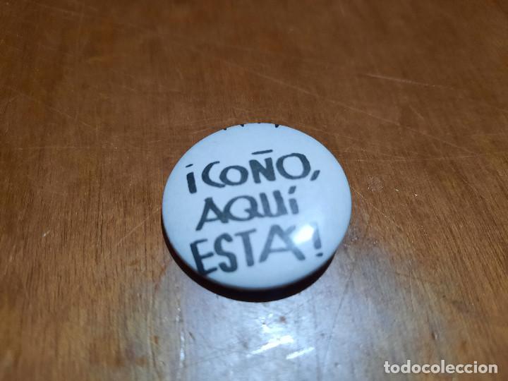 Pins de colecci&oacute;n: CO&Ntilde;O, EST&Aacute; AQU&Iacute;. ONOMATOPEYA. COMIC CHAPA. PIN. 0.31 MM. DETR&Aacute;S MET&Aacute;LICA. SIN USO