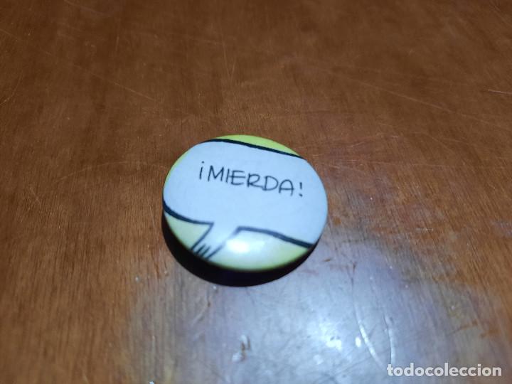 Sammlung von Pins: MIERDA. ONOMATOPEYA. COMIC CHAPA. PIN. 0.31 MM. DETR&Aacute;S MET&Aacute;LICA. SIN USO