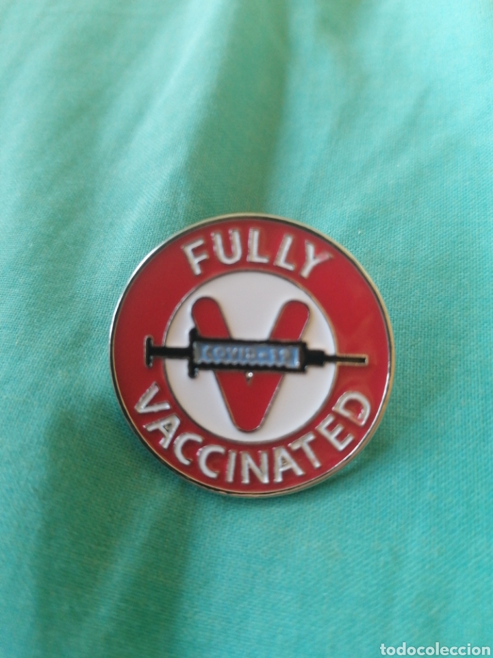 Sammlung von Pins: PIN Fully vaccinated completamente vacunado covid-19