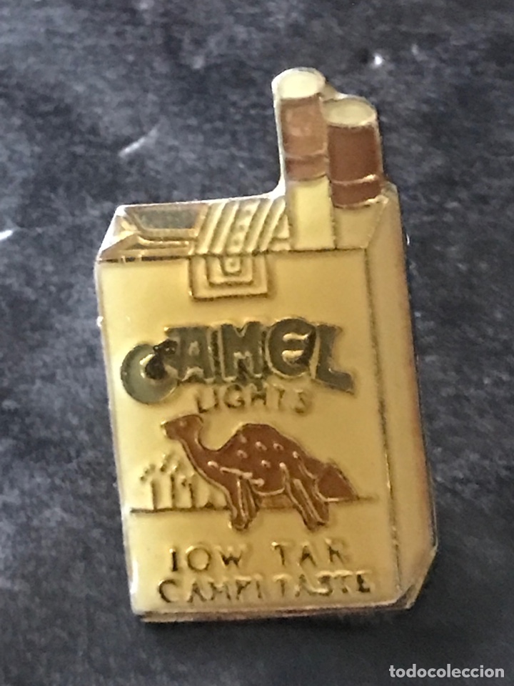 Collection pins: PIN PUBLICIDAD TABACO CAMEL - PAQUETE CIGARROS