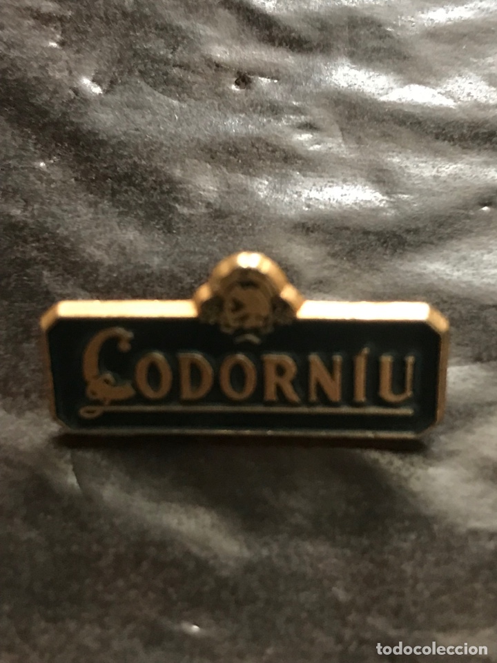 Collection pins: PIN CODORNIU - LICOR CAVA - BEBIDA PUBLICIDAD