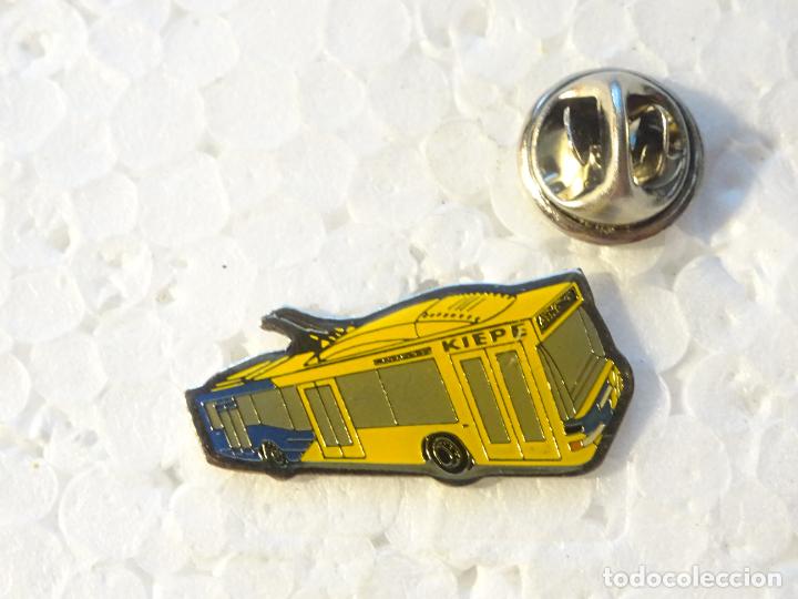 Sammlung von Pins: PIN DE TRENES FERROCARRILES. SUIZA FRANCIA. TROLEBUS KIEPE