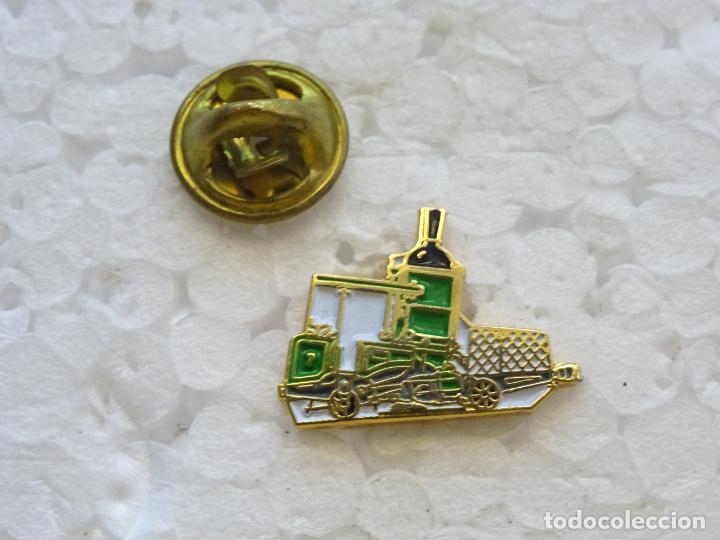 Pins e Spille di collezione: PIN DE TRENES FERROCARRILES. SUIZA. MUY ANTIGUA MAQUINARIA DE REPARACI&Oacute;N MANTENIMIENTO