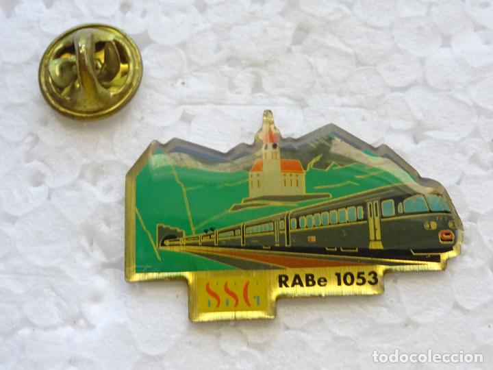 Pins e Spille di collezione: PIN DE TRENES FERROCARRILES. SUIZA. RABE 1053 SSG