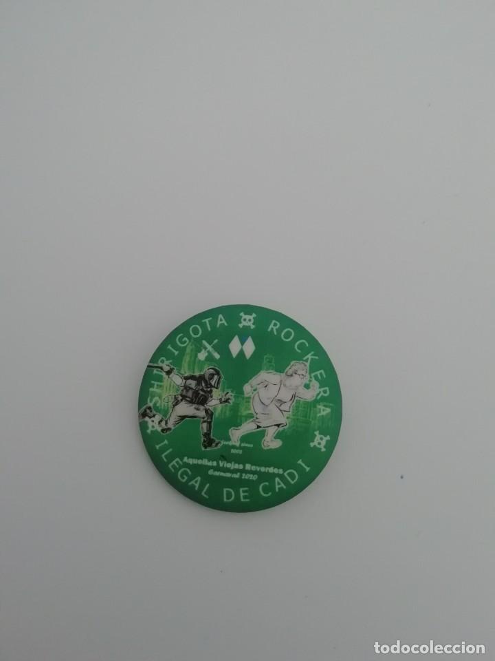 Pins de colecci&oacute;n: Carnaval de C&aacute;diz chapa chirigota callejera rockera de cadiz